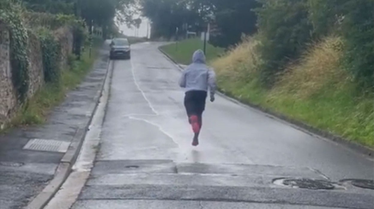 Jules Koundé, entrenando durante sus vacaciones