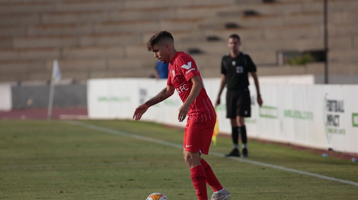 ALejandro Pozo durante un encuentro amistoso de la pretemporada del Sevilla FC