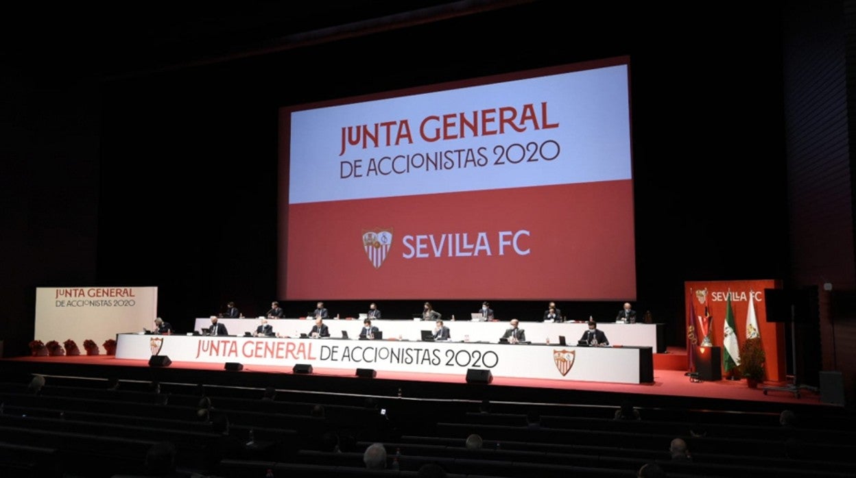 Imagen de la junta celebrada en diciembre del año pasado