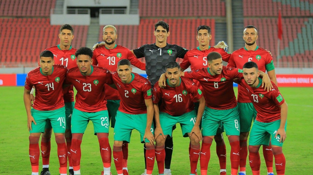 Bono y En-Nesyri, junto a sus compañeros