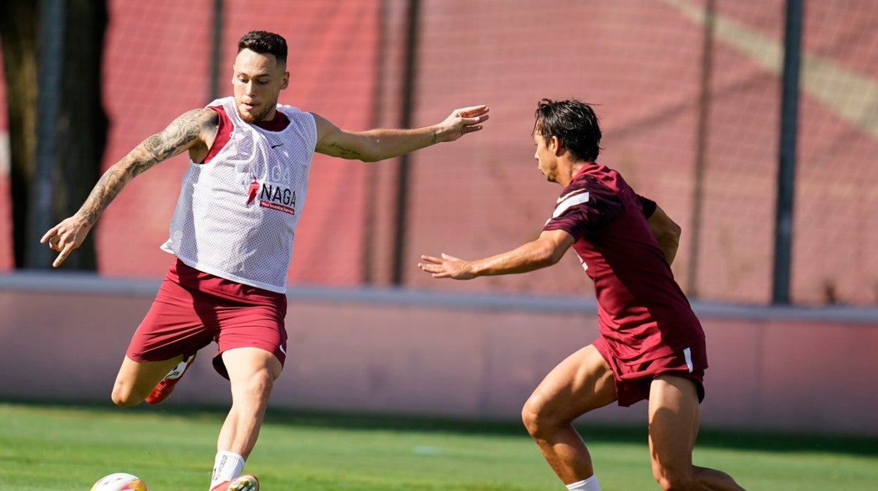 Ocampos y Óliver Torres durante el entrenamiento de este miércoles