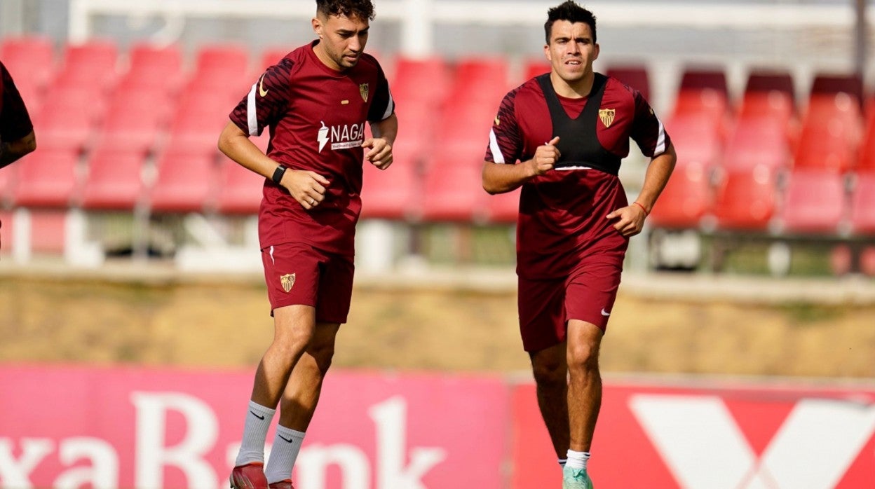 Munir y Acuña durante el entrenamiento de este jueves