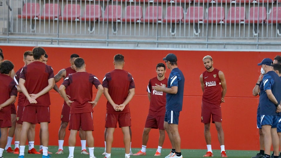 Sevilla - Espanyol, alineaciones oficiales: Vuelven Navas Acuña, Rakitic, Suso y En-Nesyri