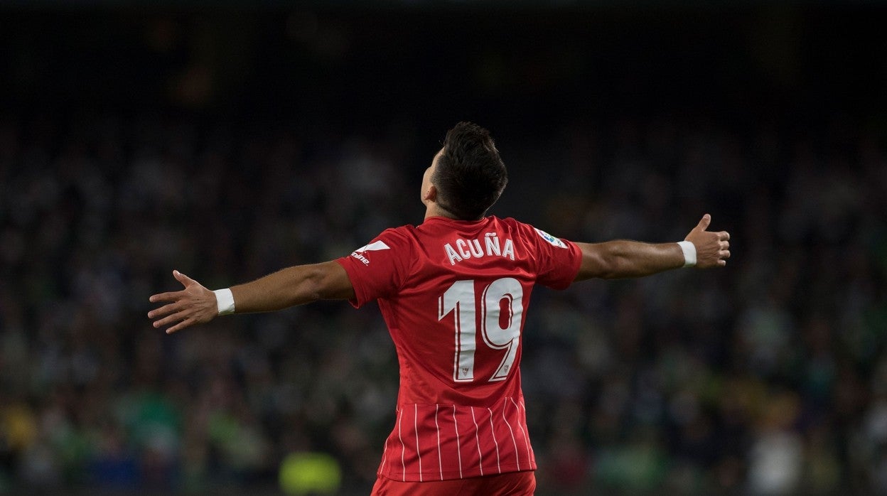 Acuña celebra su gol en el derbi
