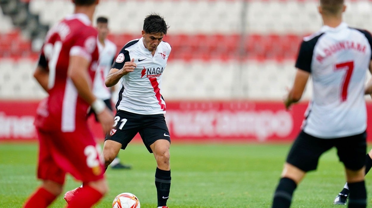Capi divisa un pase en el Jesús Navas ante el Nástic