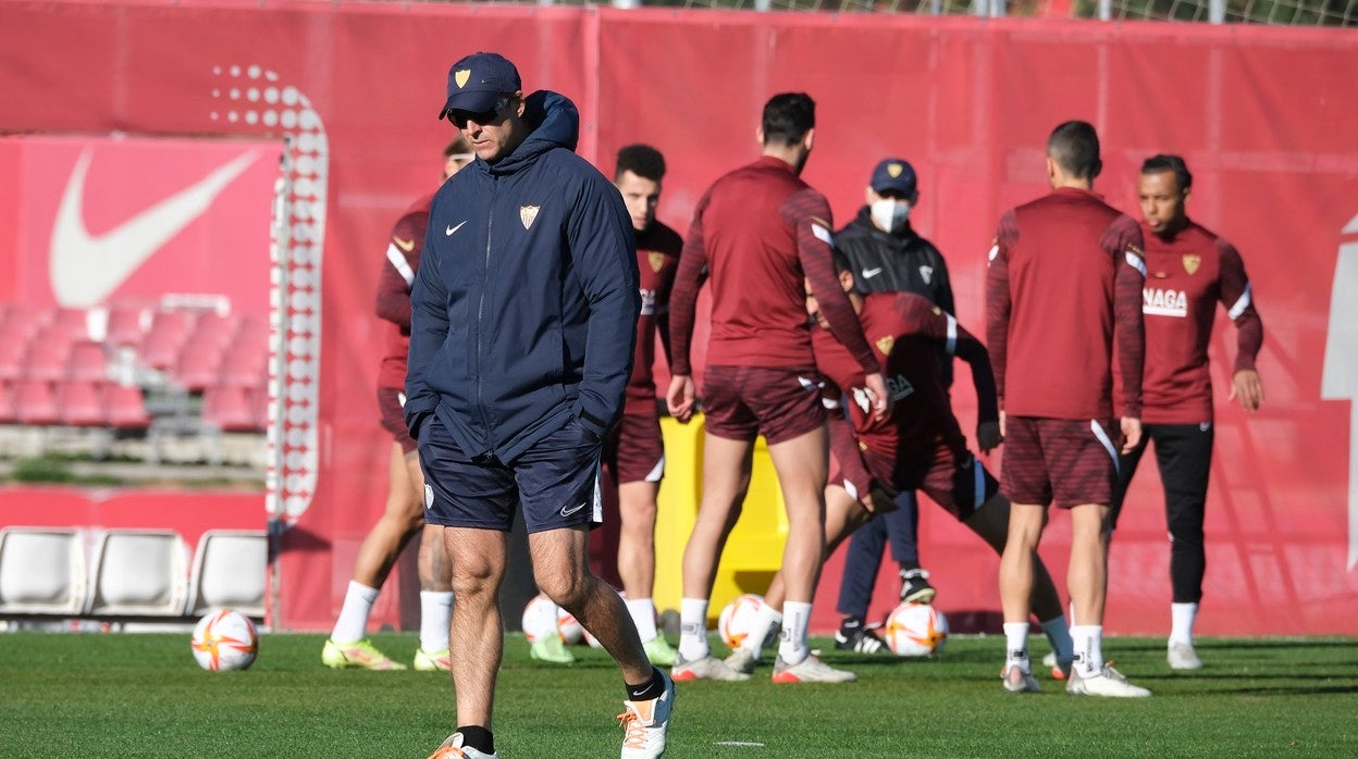 Julen Lopetegui, en un entrenamiento del Sevilla
