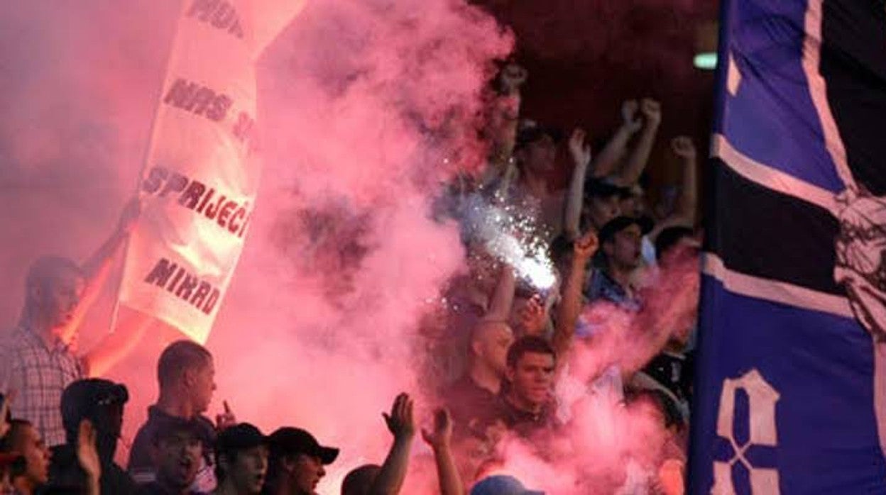 La policía controla varios incidentes aislados de los ultras del Dinamo Zagreb en el centro de Sevilla