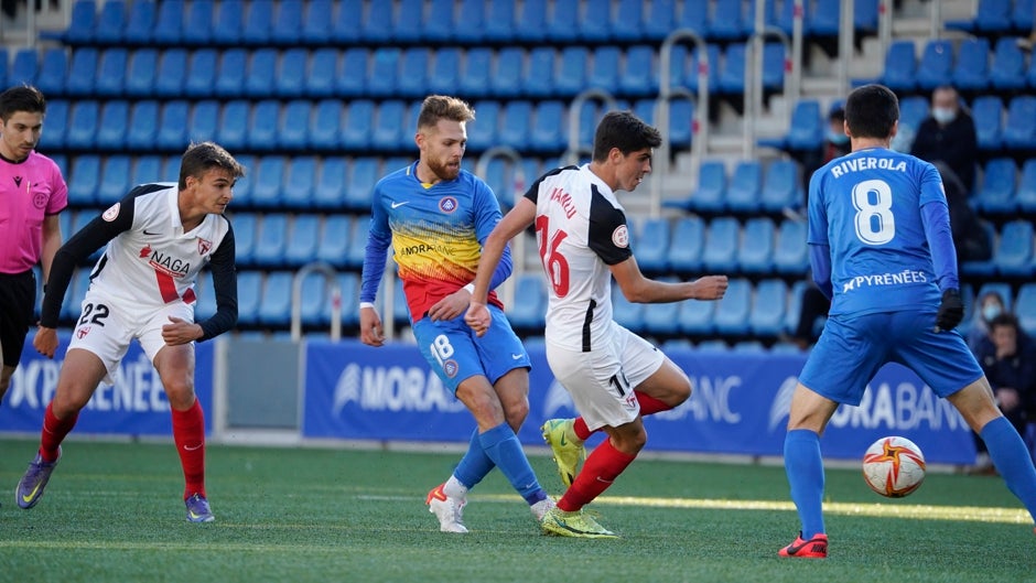 Sevilla Atlético - UCAM: Con un ojo en el deber y otro en Lopetegui