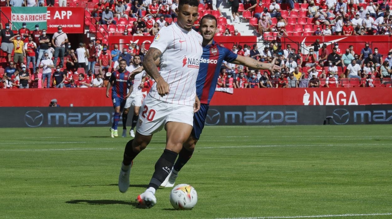 Un lance del Sevilla - Levante de la primera vuelta