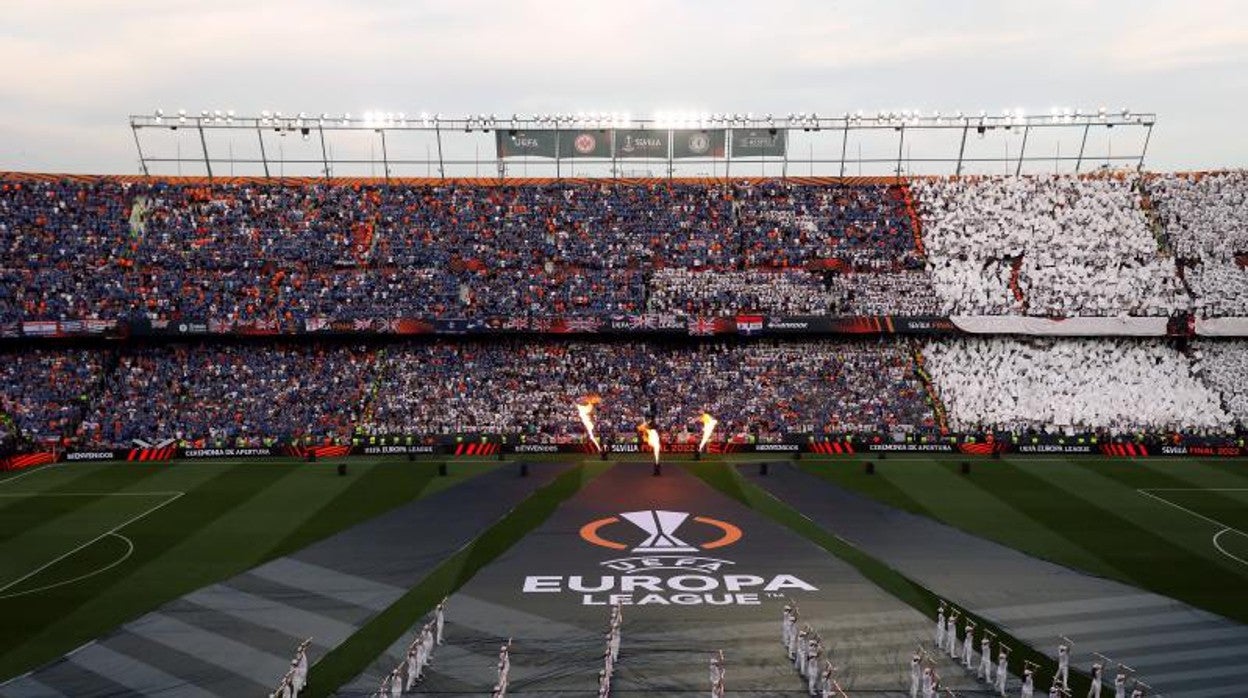 El Ramón Sánchez-Pizjuán a escasos minutos de que comenzase la final de la UEFA Europa League entre el Eintracht de Frankfurt y el Glasgow Rangers