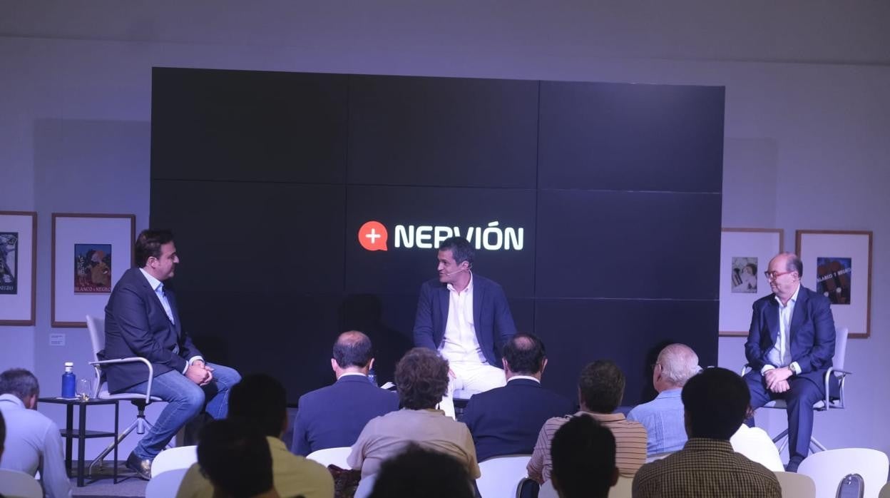 Fran Montes de Oca, Roberto Arrocha y José Castro, en el Encuentro +Nervión