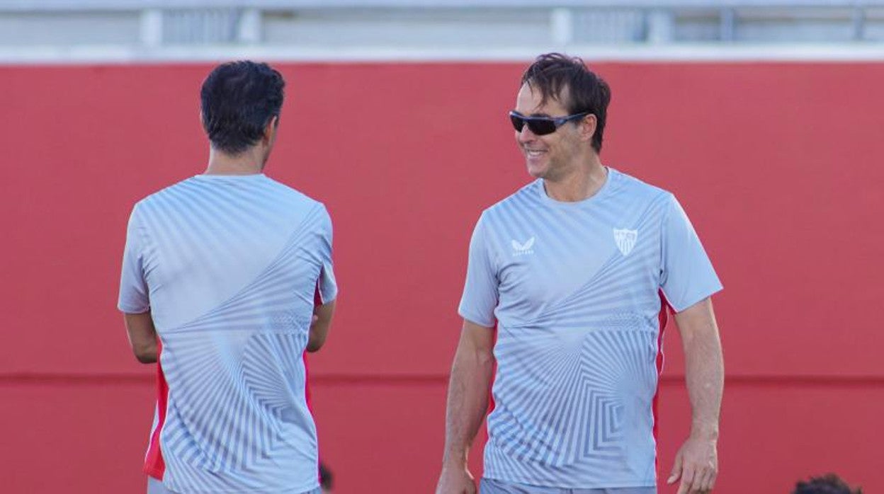 Julen Lopetegui durante un entrenamiento de esta semana del Sevilla FC