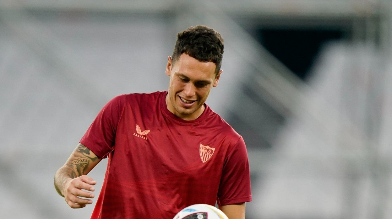 Ocampos, en un entrenamiento en Corea del Sur