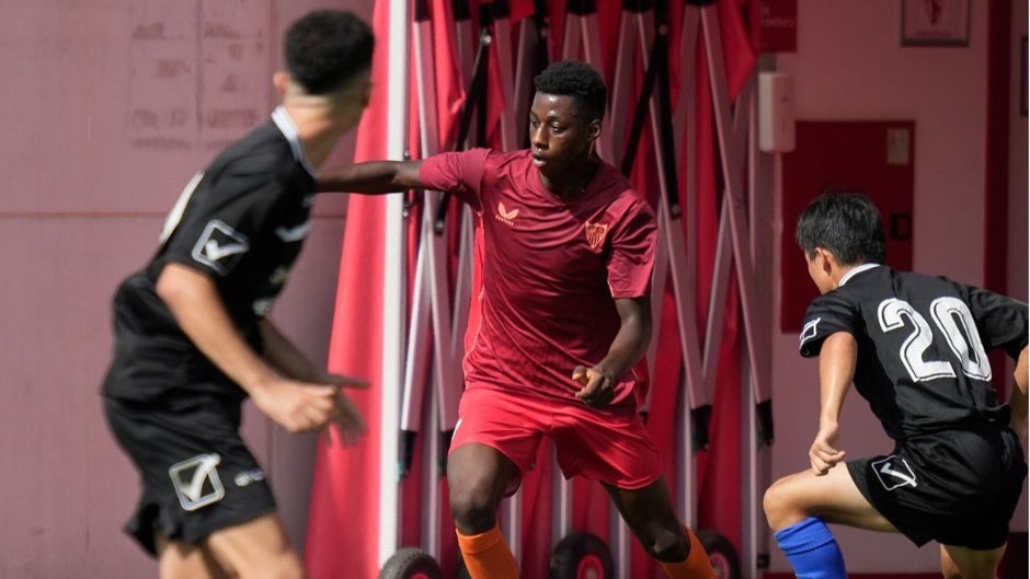 El Sevilla Atlético golea en su estreno en la pretemporada (9-0)