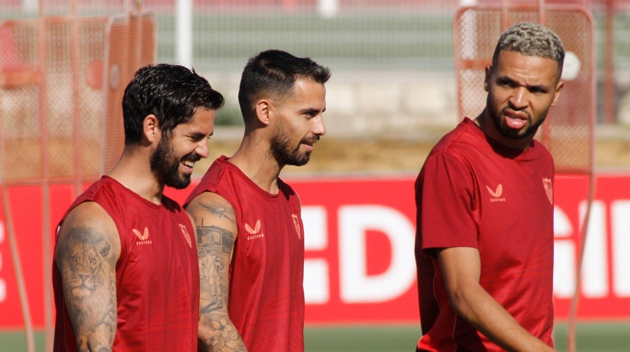 Suso volvió a ejercitarse con sus compañeros en la ciudad deportiva sevillista
