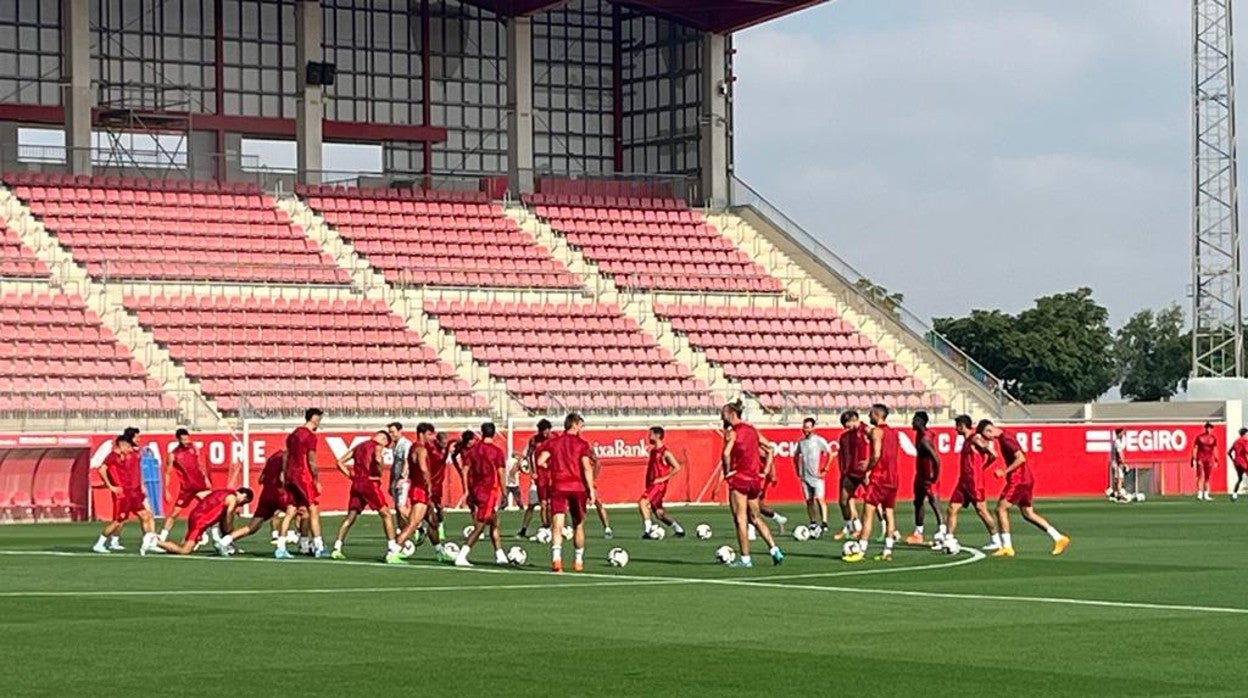 Suso, en el centro, con sus compañeros