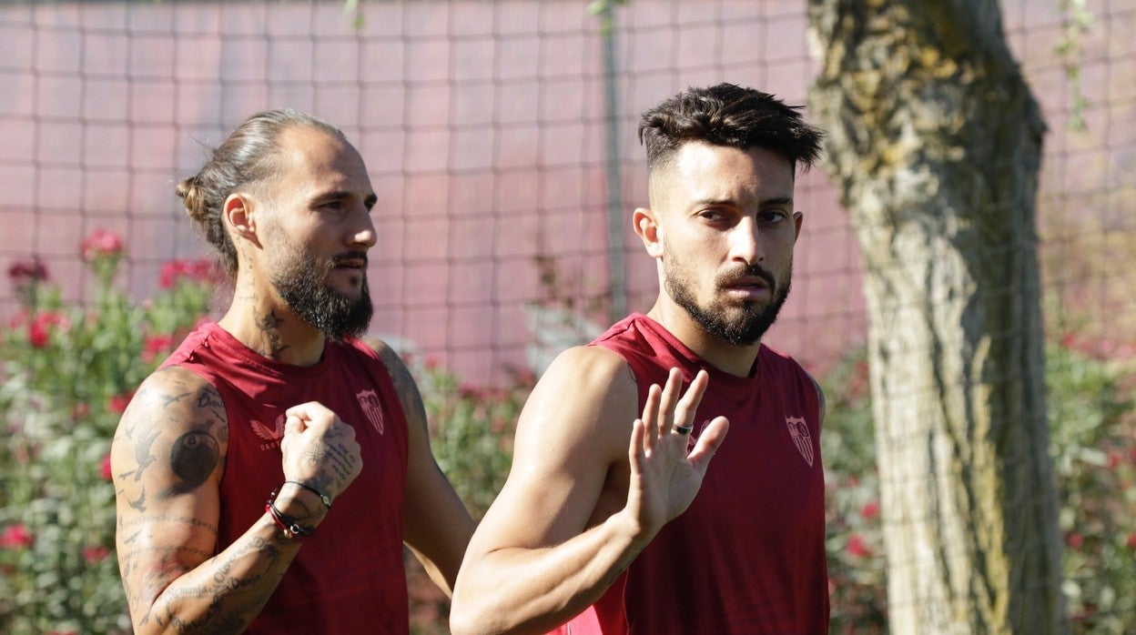 Alex Telles, en un entrenamiento del Sevilla FC