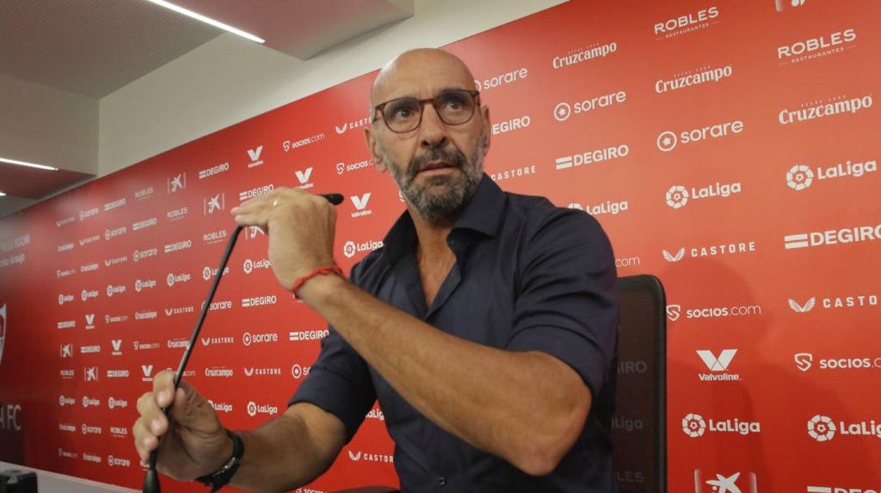 Monchi, durante la rueda de prensa en el estadio Sánchez-Pizjuán