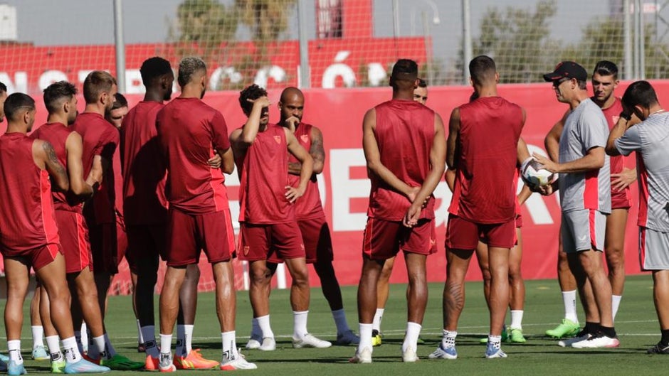 Sevilla FC: ¿Cuál es tu once para el partido contra el Barcelona?