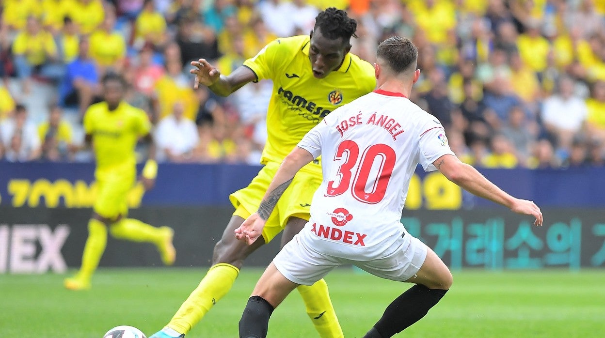 Carmona, en un lance del Villarreal-Sevilla