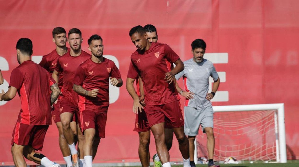 La plantilla del Sevilla FC volverá a ejercitarse el lunes por la tarde