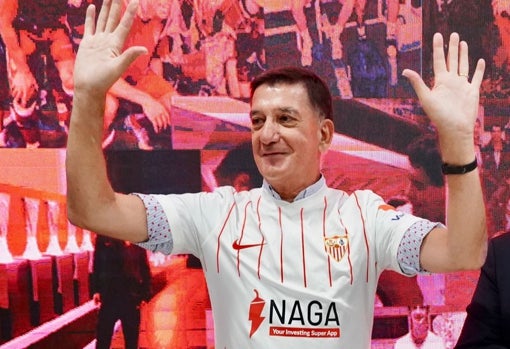 Domingo Pérez durante un acto de homenaje que le realizaron el pasado verano