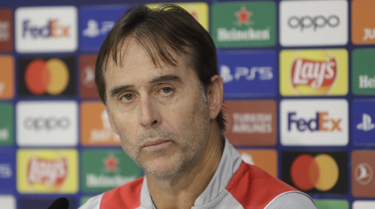 Lopetegui atiende a los medios de comunicación