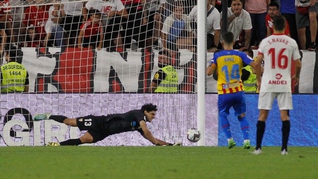 Sevilla - Valencia: Bono evita el infarto en Nervión (1-1)