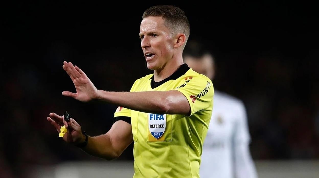 ALEJANDRO JOSÉ HERNÁNDEZ HERNÁNDEZ, EN UN PARTIDO