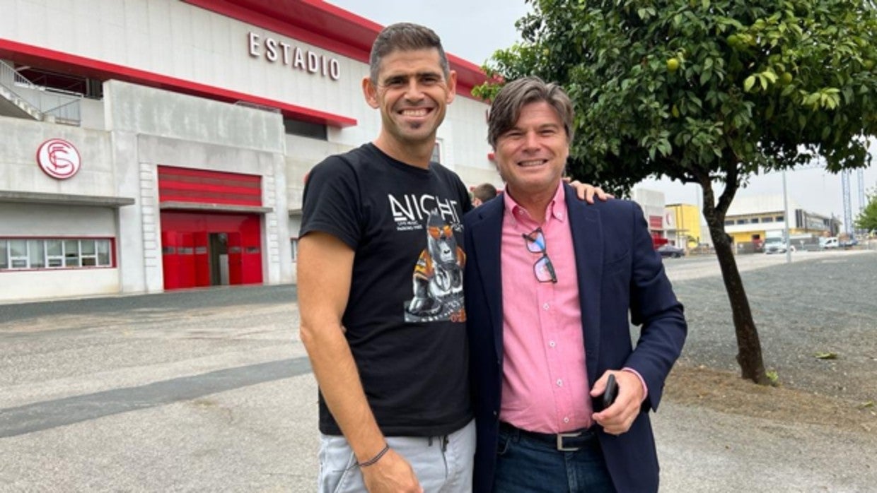 Antonio Hidalgo, nuevo entrenador del Sevilla Atlético, y Agustín López, a las puertas del Jesús Navas