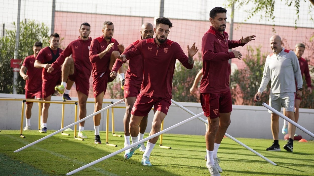 Sesión de entrenamiento del Sevilla de este jueves