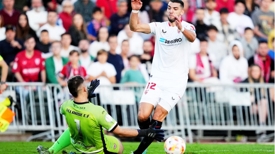 A Rafa Mir se le resiste el gol