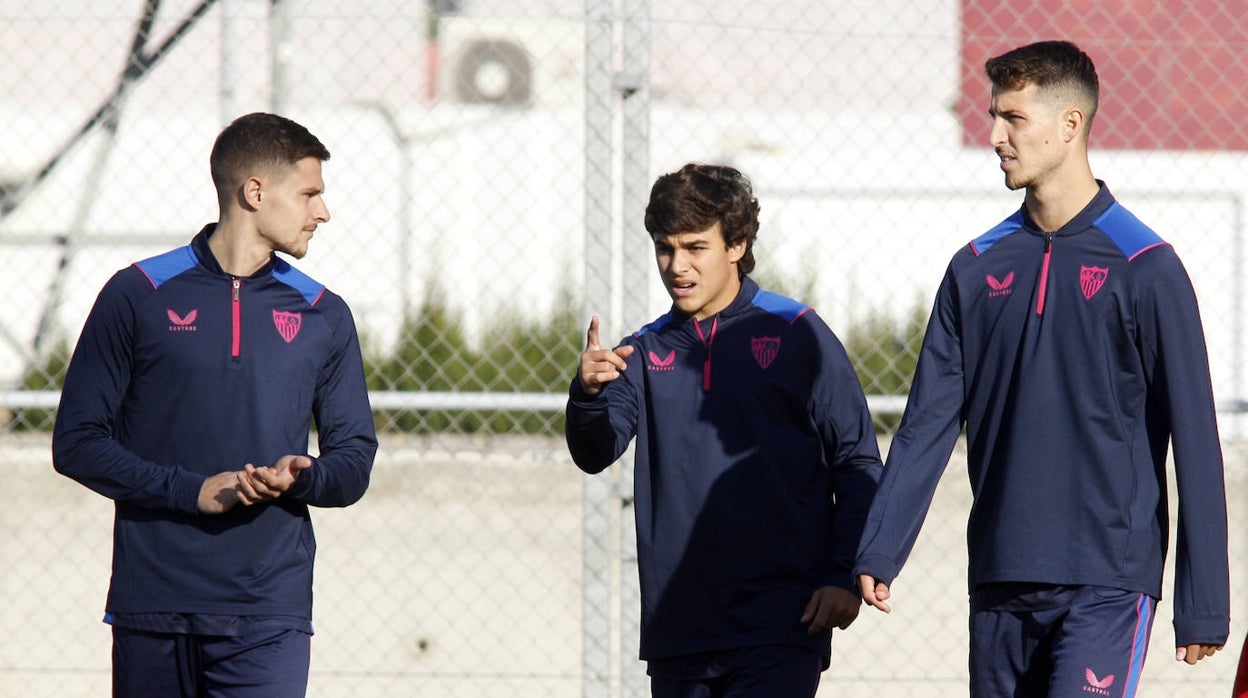 Juventud de Torremolinos - Sevilla, alineaciones oficiales: Carlos Álvarez se estrena como titular en partido oficial