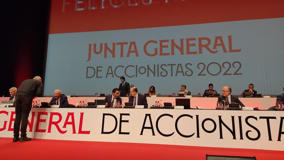 La junta de accionistas del Sevilla, en directo: arranca la cita con el discurso del presidente