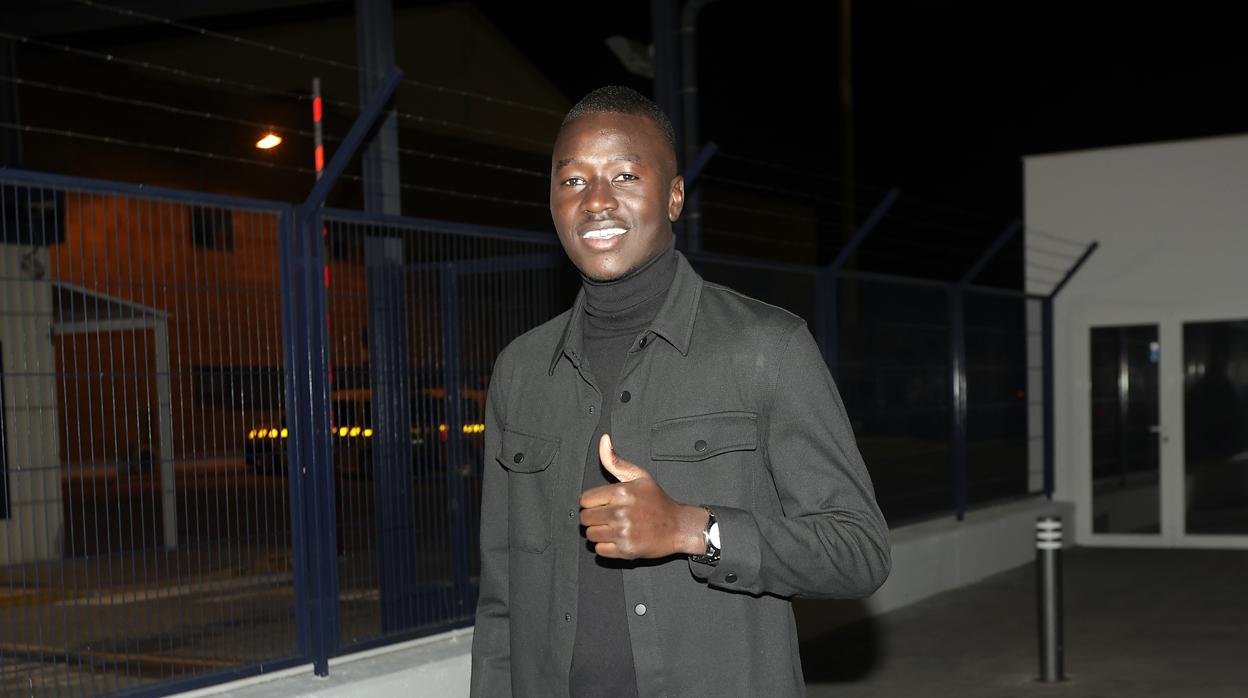 Pape Gueye, en el aeropuerto de San Pablo