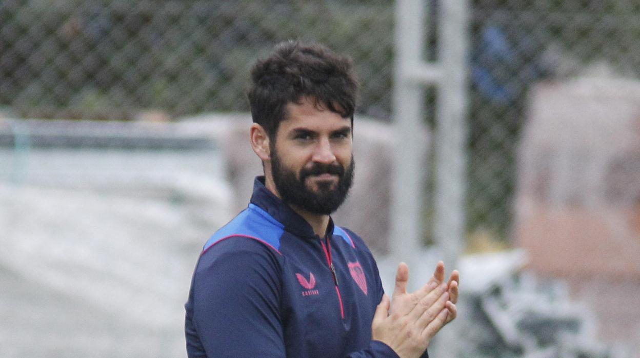 Isco, durante un entrenamiento con el Sevilla