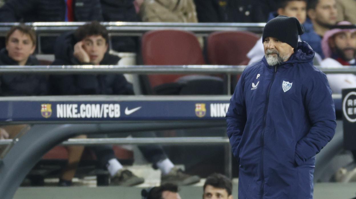 Sampaoli en el banquillo del Camp Nou