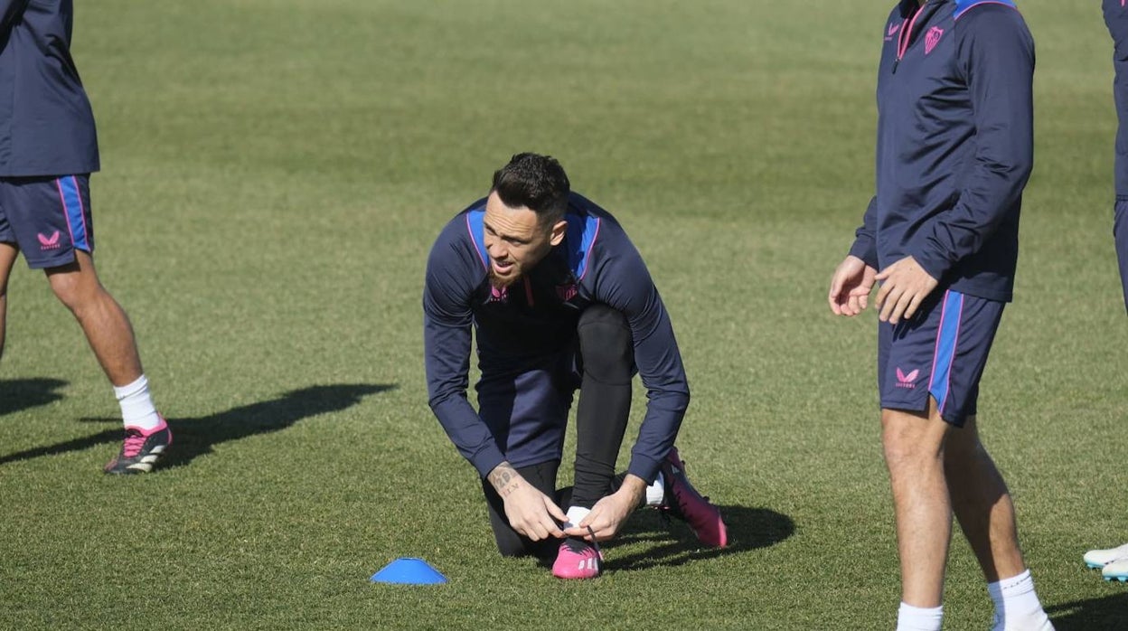 El argentino Ocampos, durante el entrenamiento de este jueves