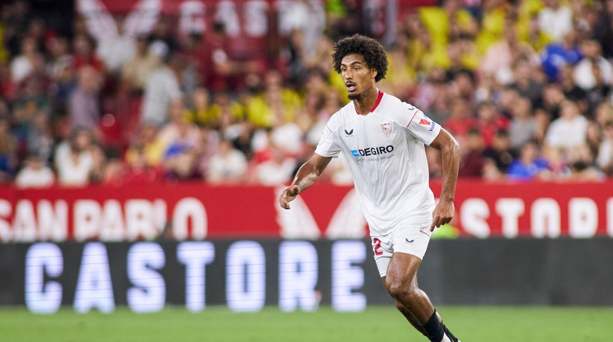 Badé sobre su gol al Manchester United: «Lo he visto muchas veces»