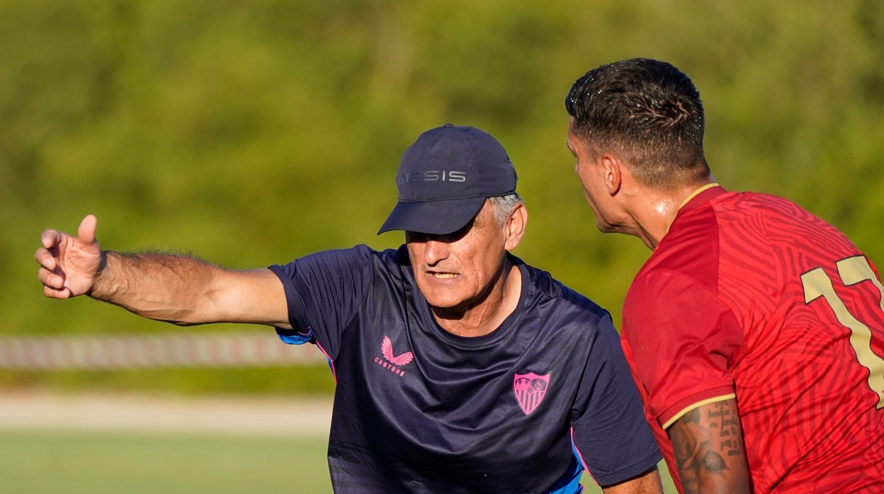 Mendilibar da instrucciones a Lamela en el primer amistoso de pretemporada