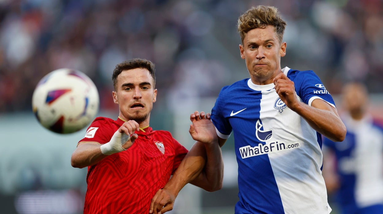 Adrià Pedrosa durante el choque de pretemporada ante el Atlético de Madrid