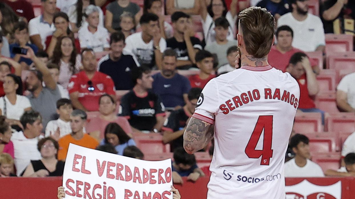 Sergio Ramos durante su presentación como nuevo jugador del Sevilla FC