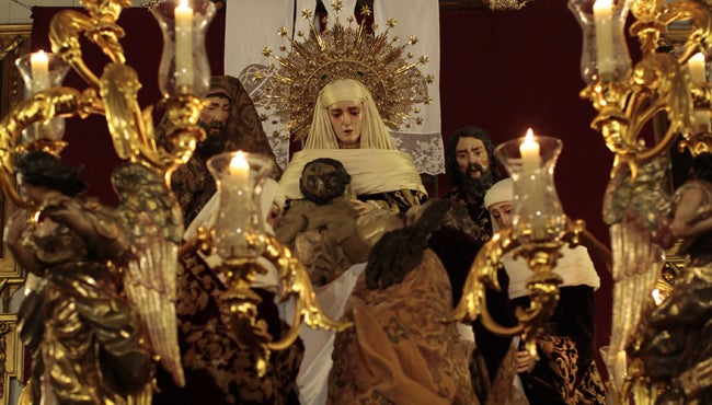 En imágenes: La Mortaja pasa el Viernes Santo en La Paz