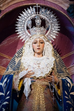Sanlúcar acoge la salida extraordinaria de la Virgen de la Victoria
