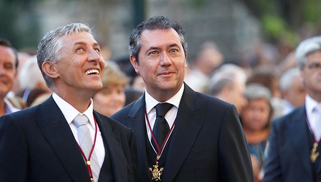 Espadas impone la reducción de concejales en la Virgen de los Reyes