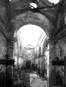 Ruinas del templo tras el fuego, Archivo ABC
