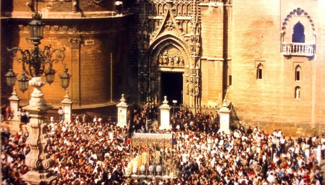 Las Grandes Exposiciones Cofrades en Sevilla: Recordando la ‘Magna Hispalensis’ de 1992