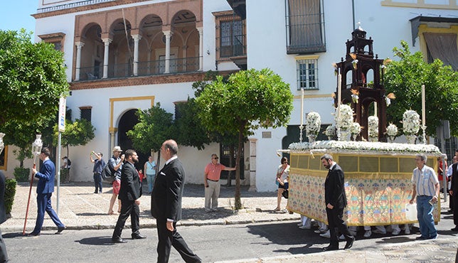El sacrificio de ser hermandad sacramental pura