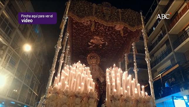 Sentida levantá del palio de San Benito a las hermanas de la Cruz - Semana Santa de Sevilla 2018