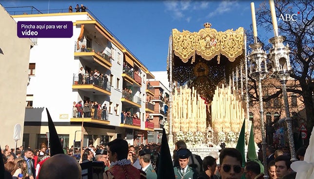 La primera vuelta en la Virgen de Gracia y Esperanza - Semana Santa de Sevilla 2018